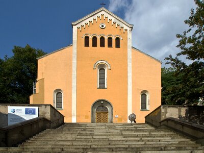 Poland church portal