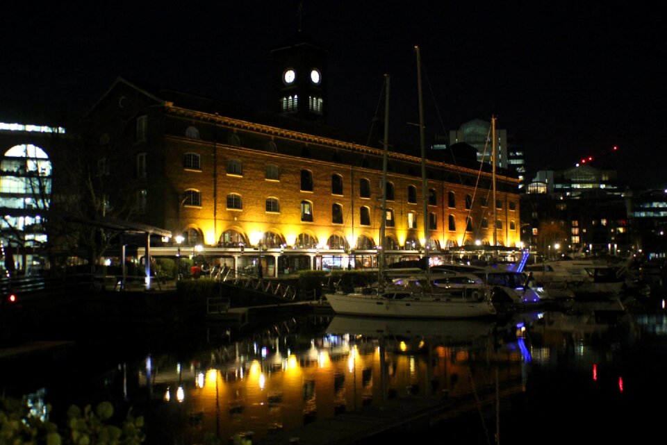 London nocturnal marina tower strijd