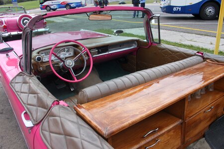 Automotive old vehicle