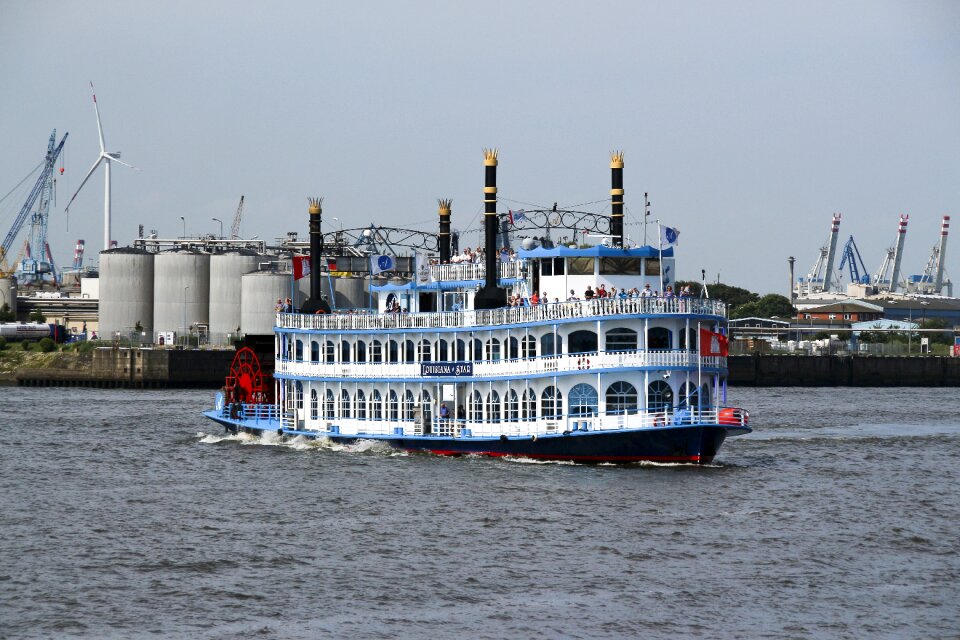 Paddle steamers steamboat shipping