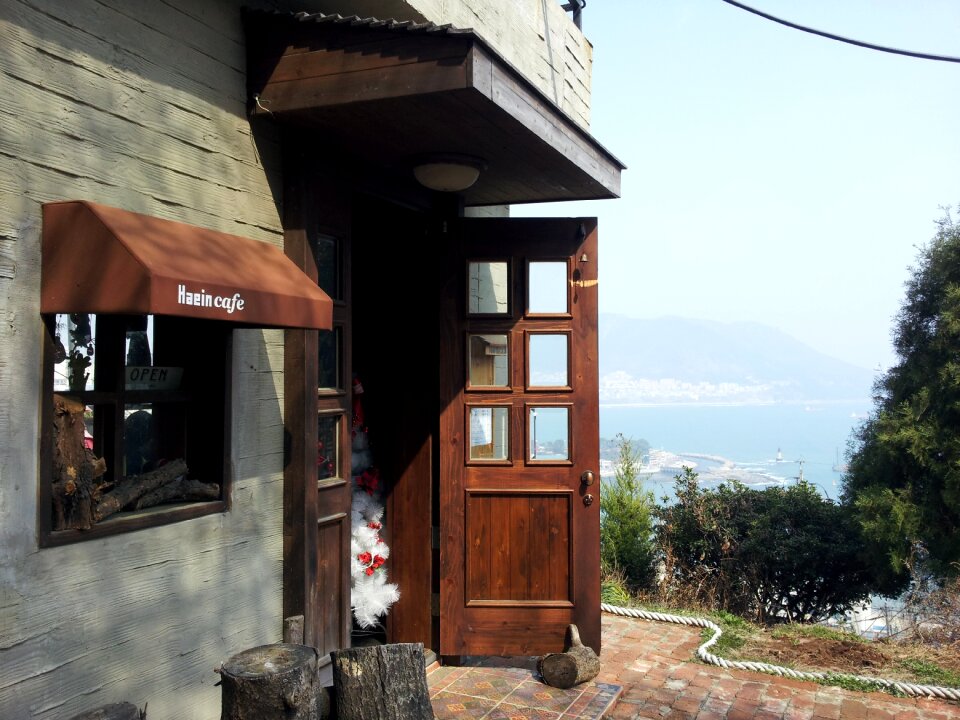 Hill café mountain trail