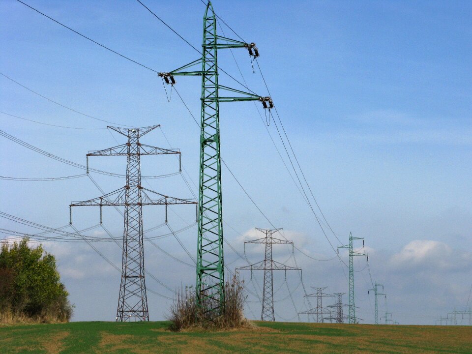 Electrical wiring mast energy