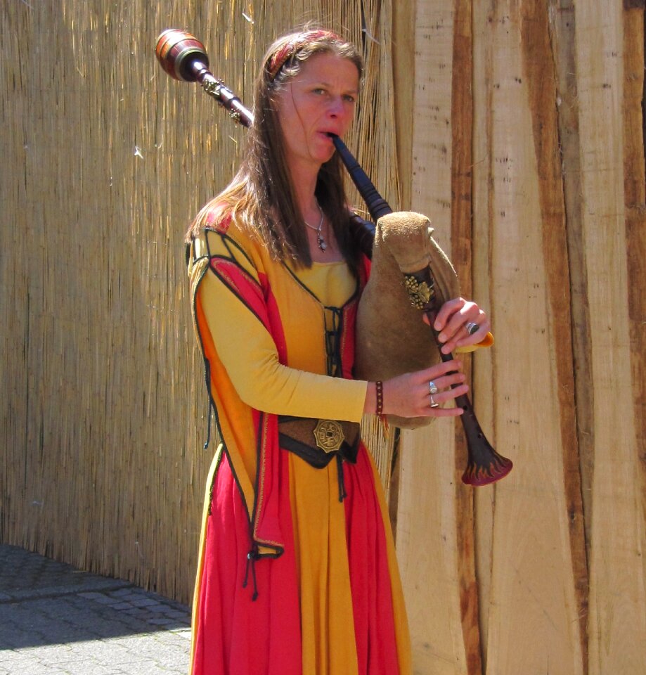 Historically costumes instrument