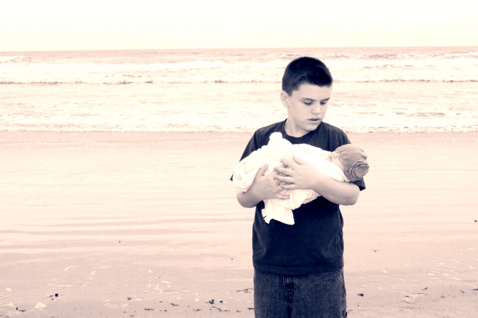 Siblings sister ocean