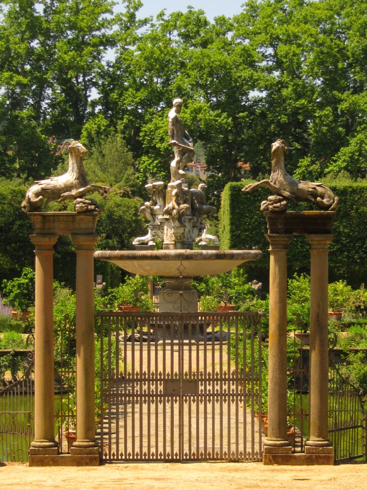 Boboligarten goal fountain