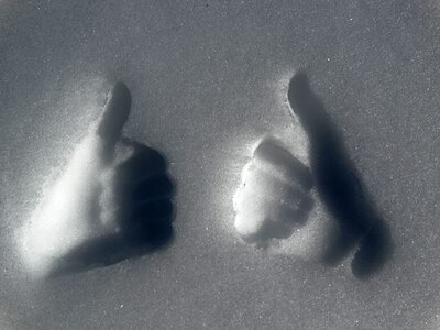 Finger high ok snow