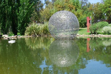 Sculpture metal travel outside