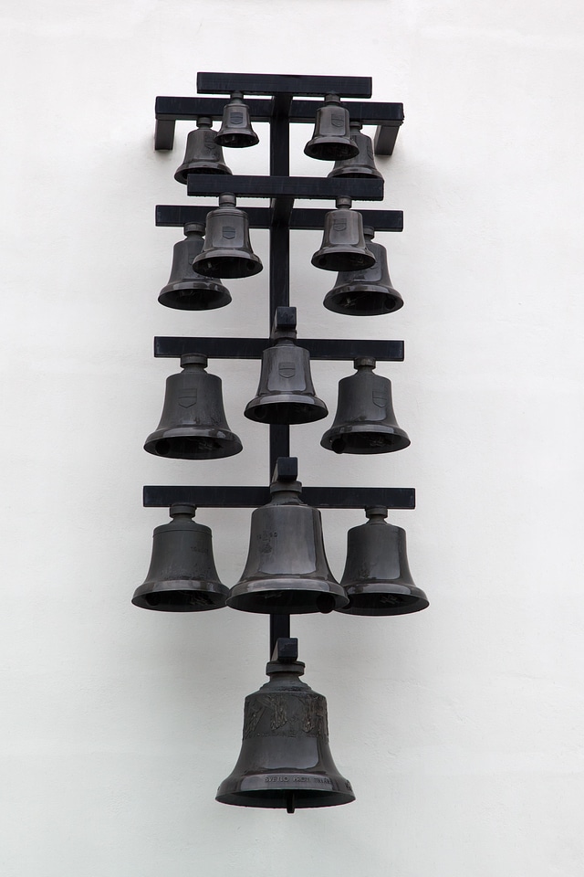 Carillon device instrument