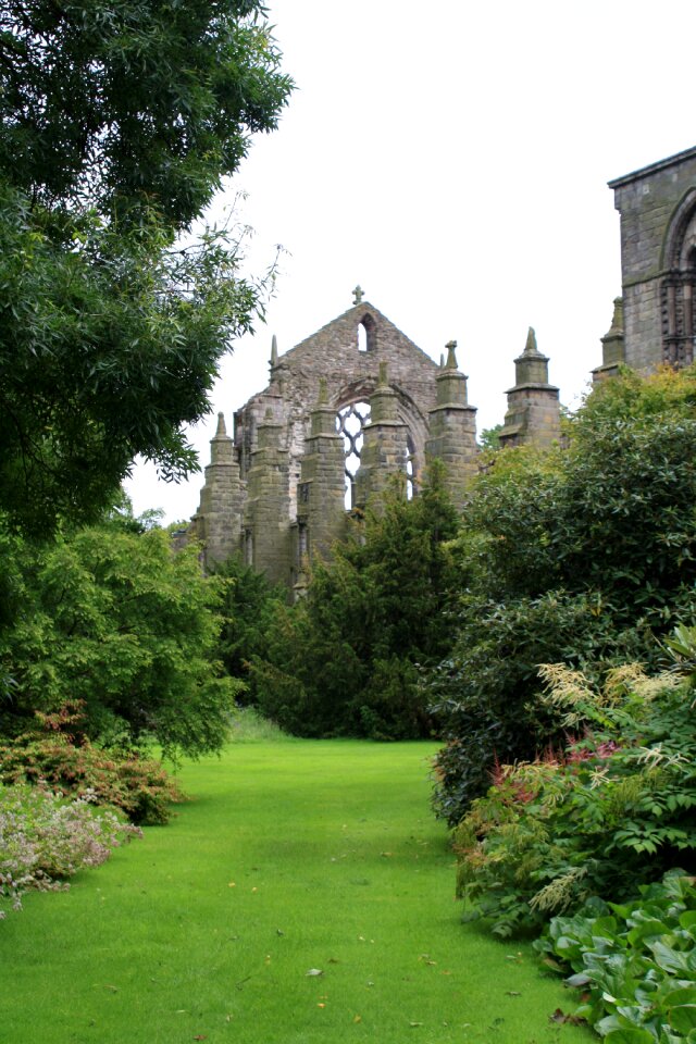 Ruin garden britain
