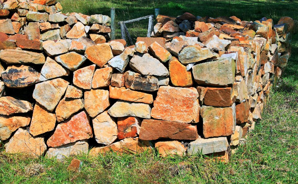 Enclosure stones walls