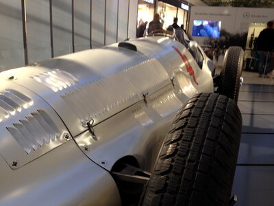 Exhibition automotive vehicle