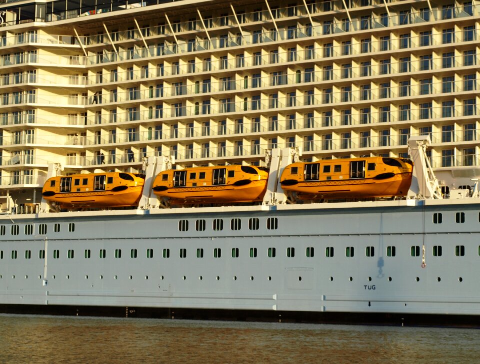 Ozeanriese meyer shipyard large