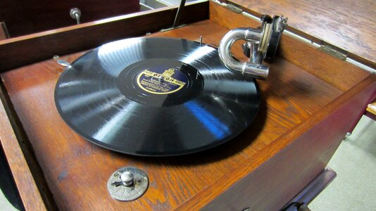 Listen to music sound engineering sound
