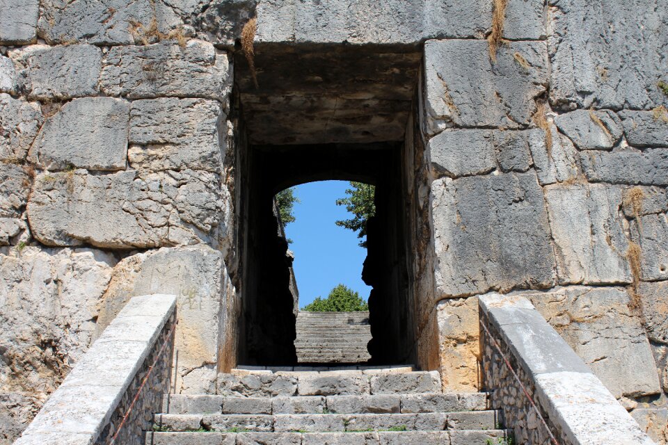 Porta maggiore scale acropolis