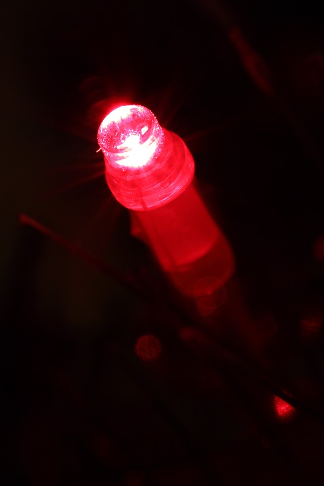 Electrical emitting lamp