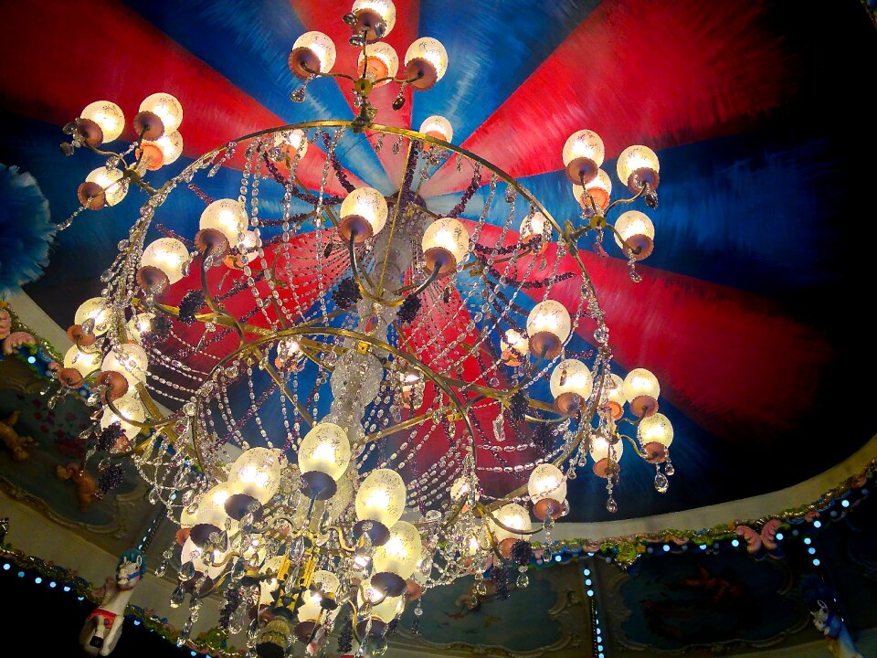 The carousel lamp roof