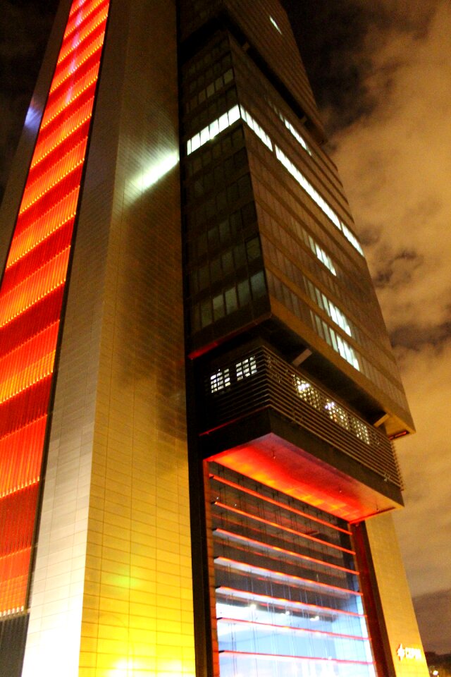 Modern torres madrid
