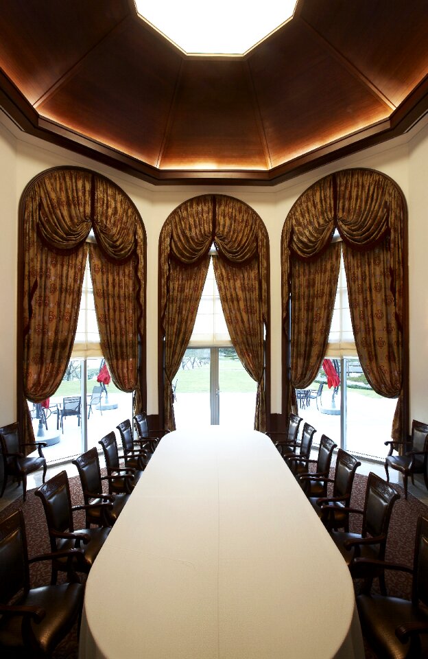 Construction indoor curtain