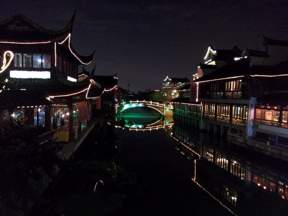 Bridge running water night view