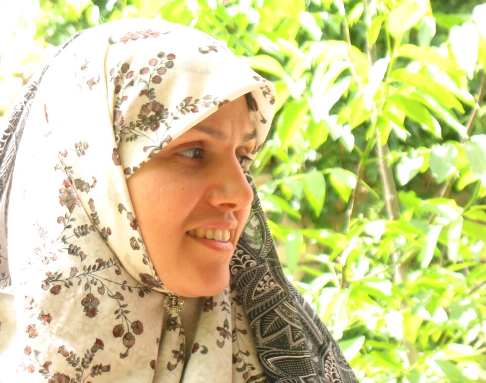 Portrait iran scarf