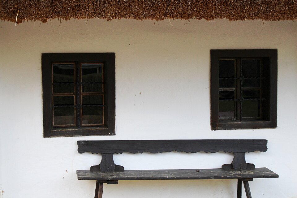 Bank window hauswand