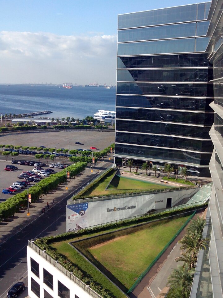 View ocean skyscraper
