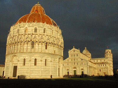 Duomo baptistery miracles photo