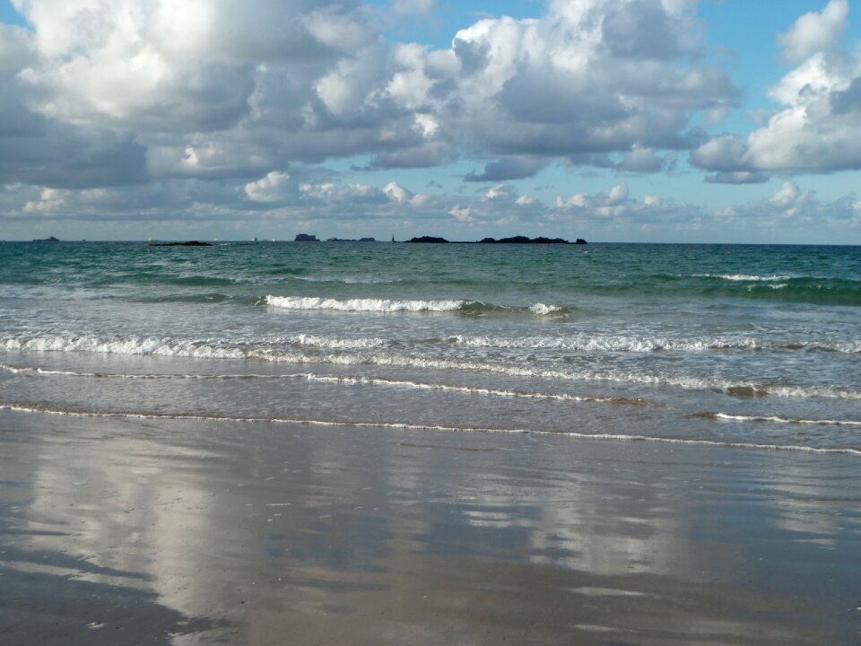 Sea brittany waves