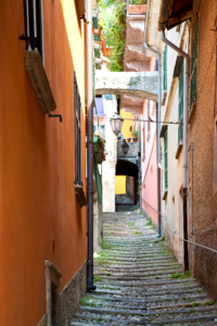 Travel lake cuomo historic