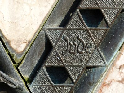 Historic center synagogue commemorate