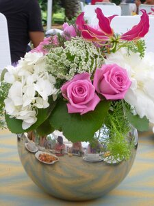 Romantic center flowers table decoration