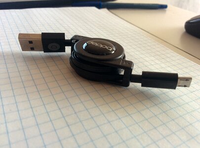 Lace cable charging