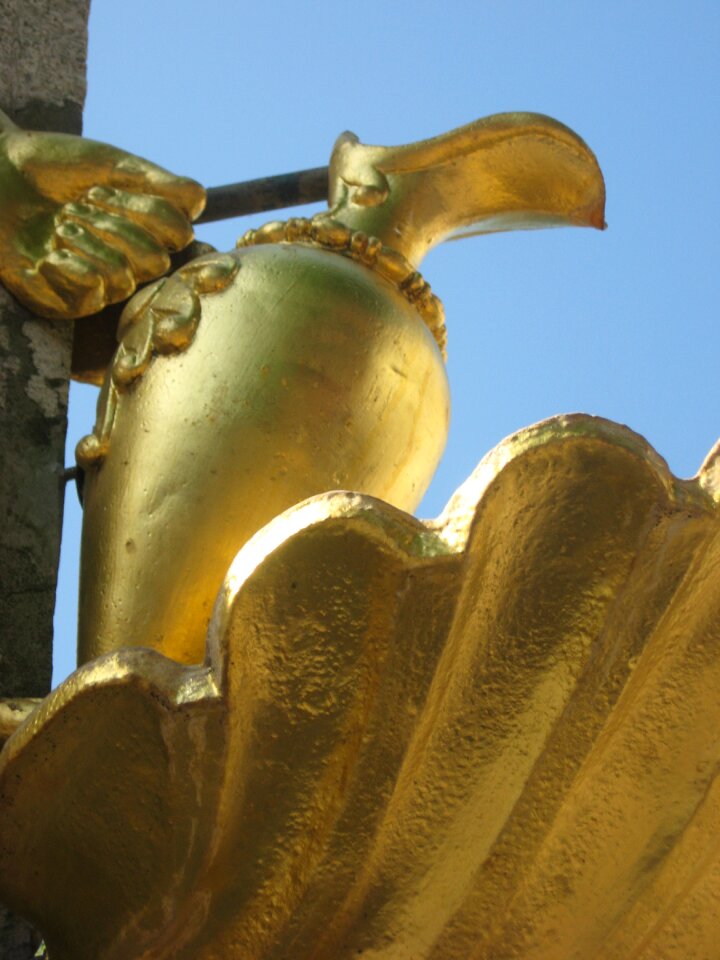 Aachen fountain gold