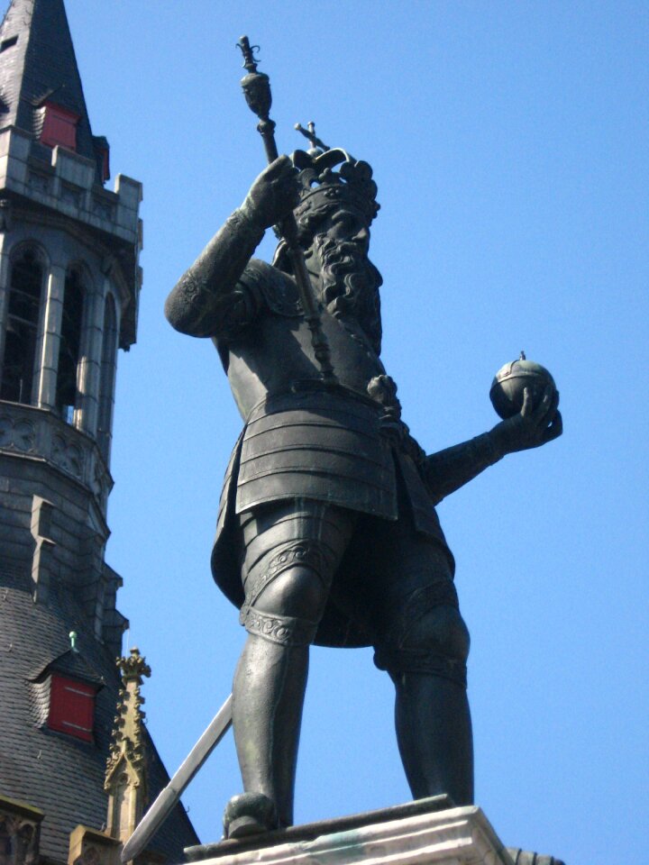 Aachen marketplace emperor