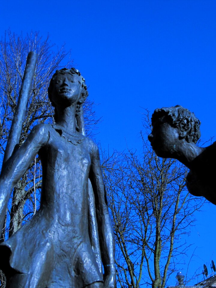 Aachen sculpture stalk