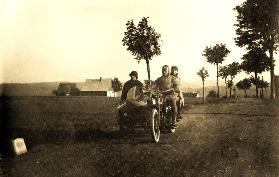 Sidecar motorcycle sidecar machine trees
