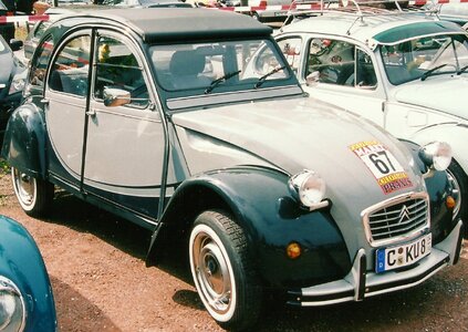 2cv duck vehicle