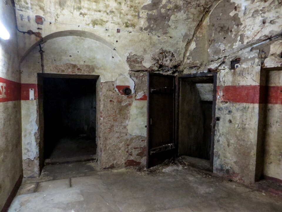 Abandoned lapsed decay