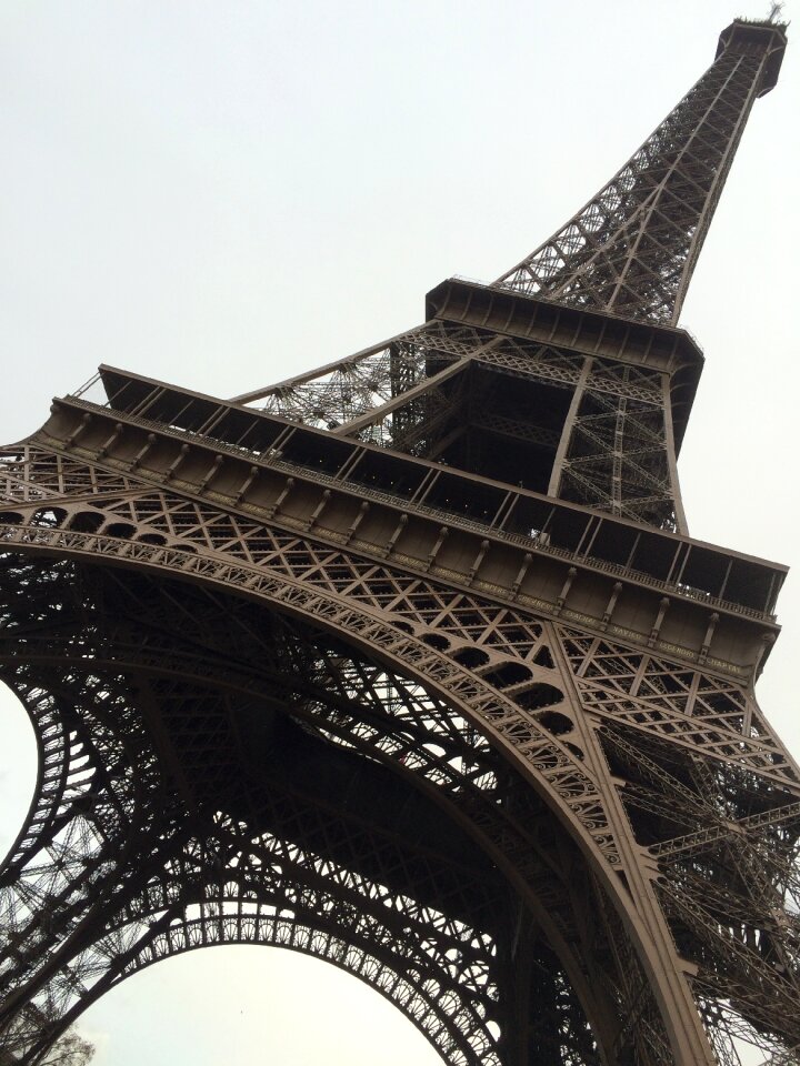 Effel tower otel resita