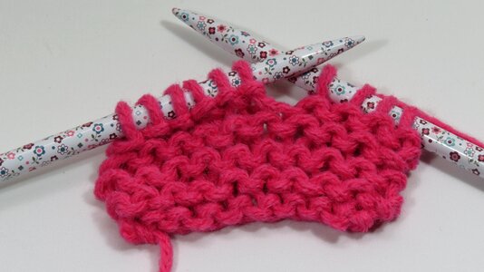 Crossed pink garter