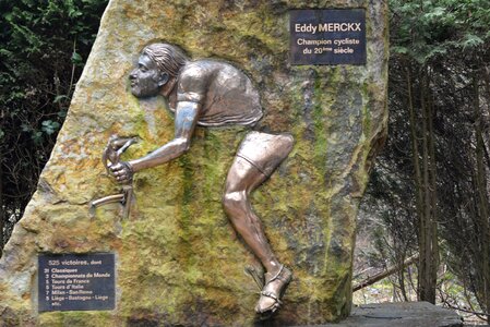 Monument stavelot cycling