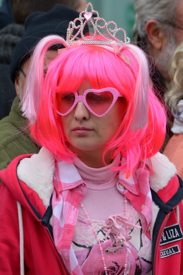 People pink sunglasses