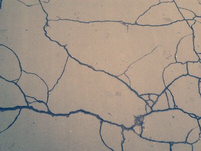 Crack ground mark