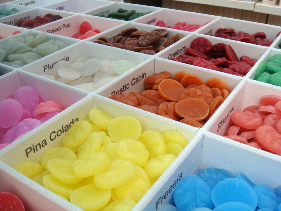 Colors bake shop