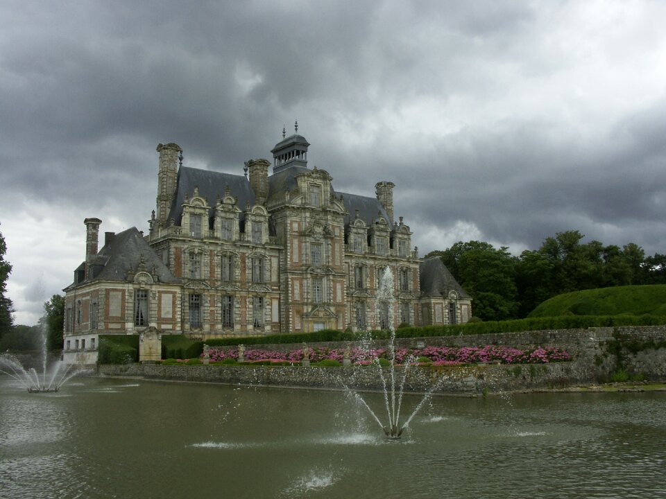 Cloud beaumesnil fountain