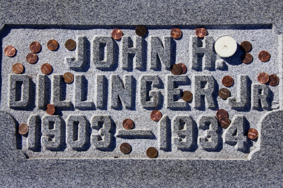 Famous grave thoughts