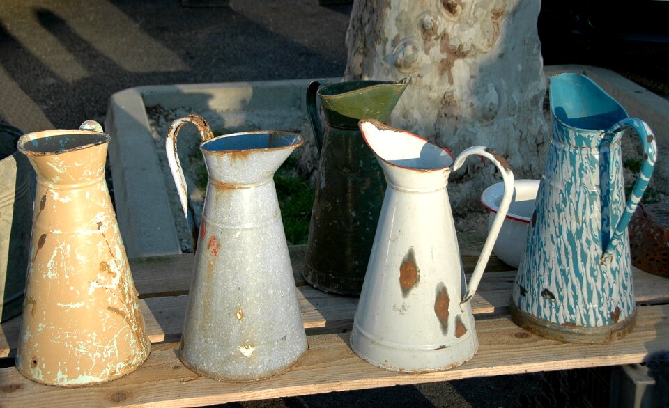 Flea market jug for water metal enamelled