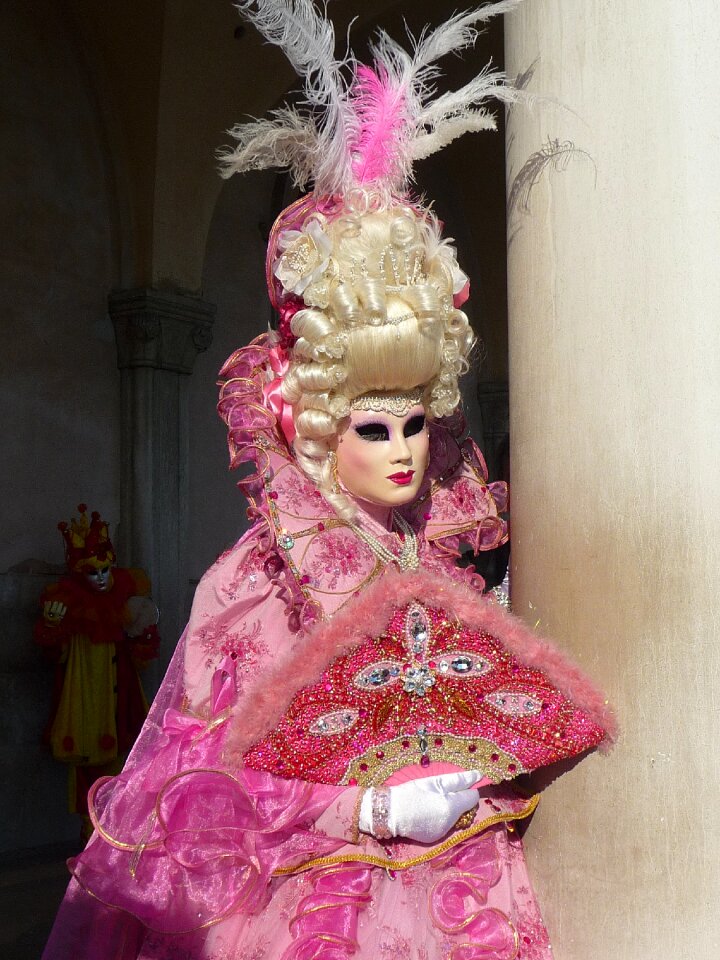 Disguise mask italy