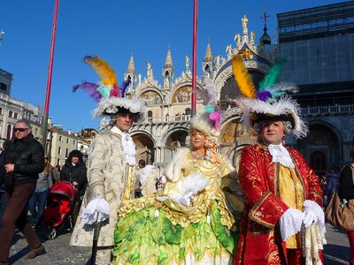 Disguise mask italy photo