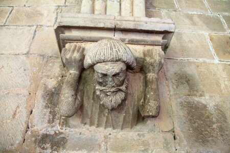 Shoulders statue gargoyle